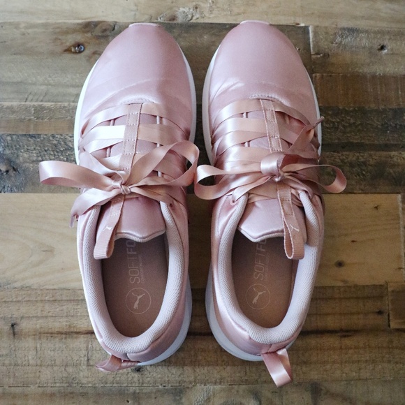 puma prowl alt satin pink